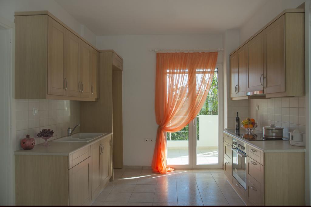 Georgia'S Family Apartment イラクリオン エクステリア 写真